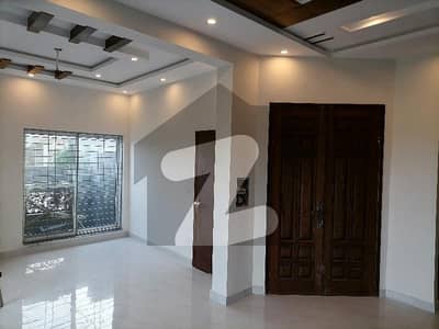 Bahria Nasheman House Sized 5 Marla For Rent