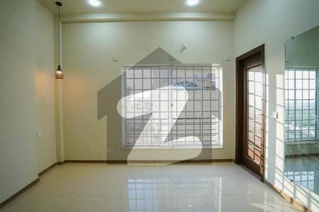 Usman Block 7 Marla Triple Storey House For Sale Gas Installed 7xl Bedrooms Direct Access To Main Boulevard