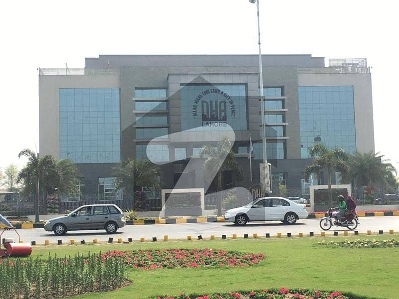 ڈی ایچ اے فیز 6 - بلاک ایچ فیز 6,ڈیفنس (ڈی ایچ اے),لاہور میں 1 کنال رہائشی پلاٹ 13.5 کروڑ میں برائے فروخت۔