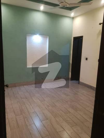 فارمانئیٹس ہاؤسنگ سکیم لاہور میں 3 کمروں کا 4 مرلہ مکان 45.0 ہزار میں کرایہ پر دستیاب ہے۔