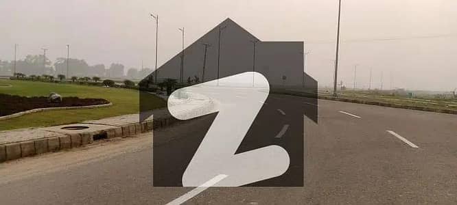6 Marla Commercial Plot available For Sale In Paragon city Lahore