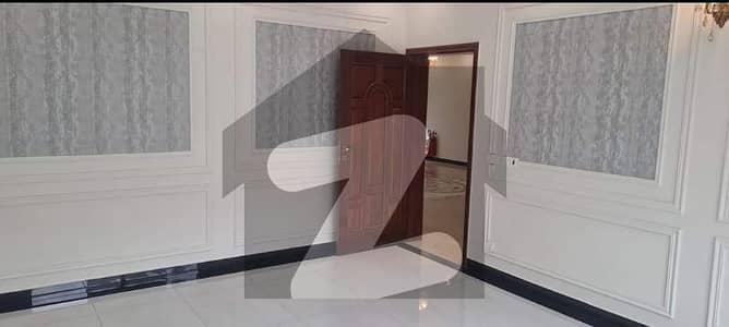 500 Yard Independent Ground Floor Portion 3 Bedrooms With Servant Room Garden Near AOHS DOHS National Stadium