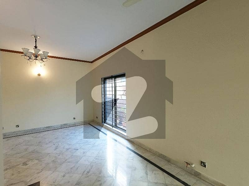 ویلینشیاء ۔ بلاک اے2 ویلینشیاء ہاؤسنگ سوسائٹی,لاہور میں 7 کمروں کا 2 کنال مکان 11.95 کروڑ میں برائے فروخت۔