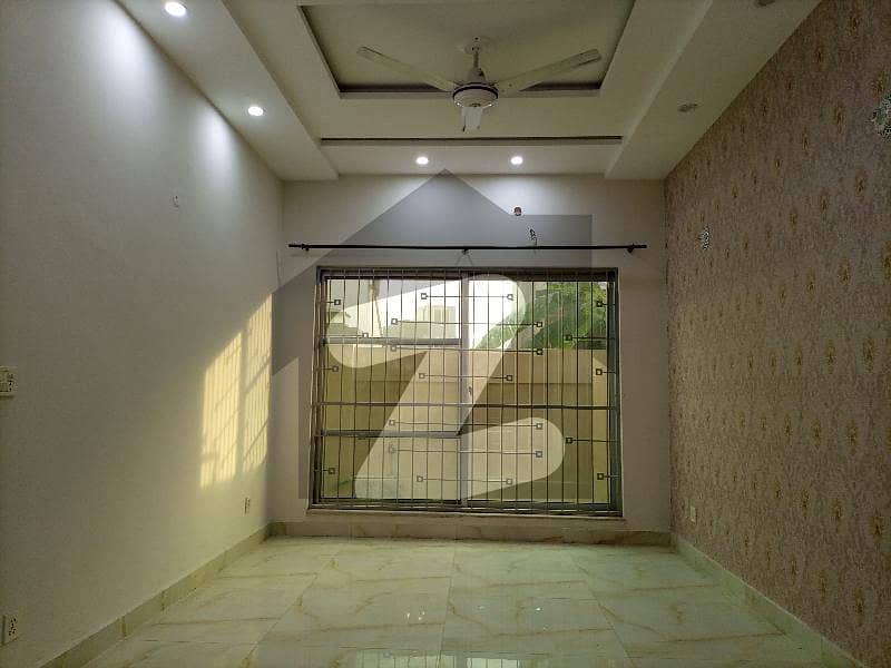5 MARLA BEAUTIFUL HOUSE FOR SALE IN PARAGON CITY