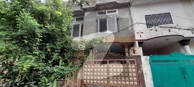 لالازار 2 راولپنڈی میں 4 کمروں کا 5 مرلہ مکان 1.1 کروڑ میں برائے فروخت۔