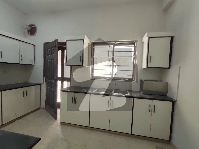 10 Marla 04 Bedroom Tile Flooring House Available For Rent