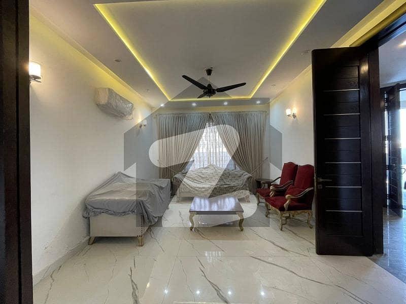 ڈی ایچ اے فیز 7 ڈیفنس (ڈی ایچ اے),لاہور میں 6 کمروں کا 1 کنال مکان 6.25 کروڑ میں برائے فروخت۔
