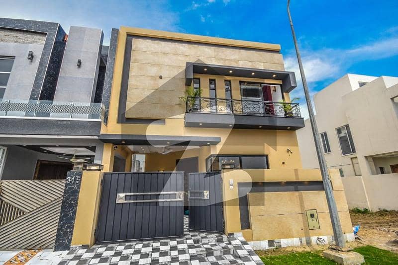 5 Marla Beautifully Modern House For Sale In Dha 9 Town Near To Park & Commercial