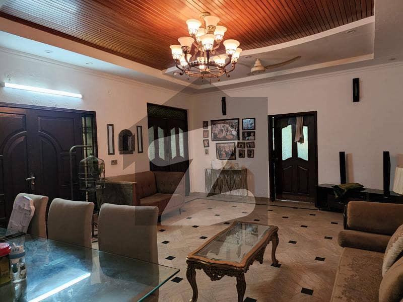 آرکیٹیکٹس انجنیئرز ہاؤسنگ سوسائٹی لاہور میں 6 کمروں کا 1 کنال مکان 6.25 کروڑ میں برائے فروخت۔