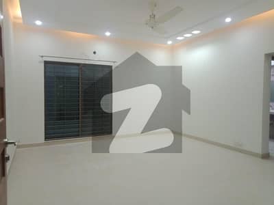 One Kanal Lower Portion For Rent In Phase 2 Block Q DHA Lahore