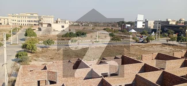 4.5 under construction house Mujahid city opposite Royal orchard or bakhtawar Amin hospital prime location available for sale
