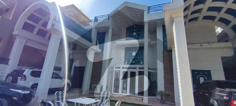 جوڈیشل کالونی راولپنڈی میں 7 کمروں کا 1 کنال مکان 6.5 کروڑ میں برائے فروخت۔