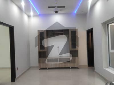 جوبلی ٹاؤن ۔ بلاک سی جوبلی ٹاؤن,لاہور میں 4 کمروں کا 3 مرلہ مکان 1.26 کروڑ میں برائے فروخت۔