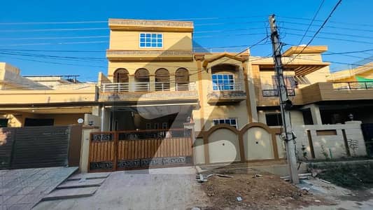 گلشن آباد راولپنڈی میں 6 کمروں کا 10 مرلہ مکان 3.1 کروڑ میں برائے فروخت۔