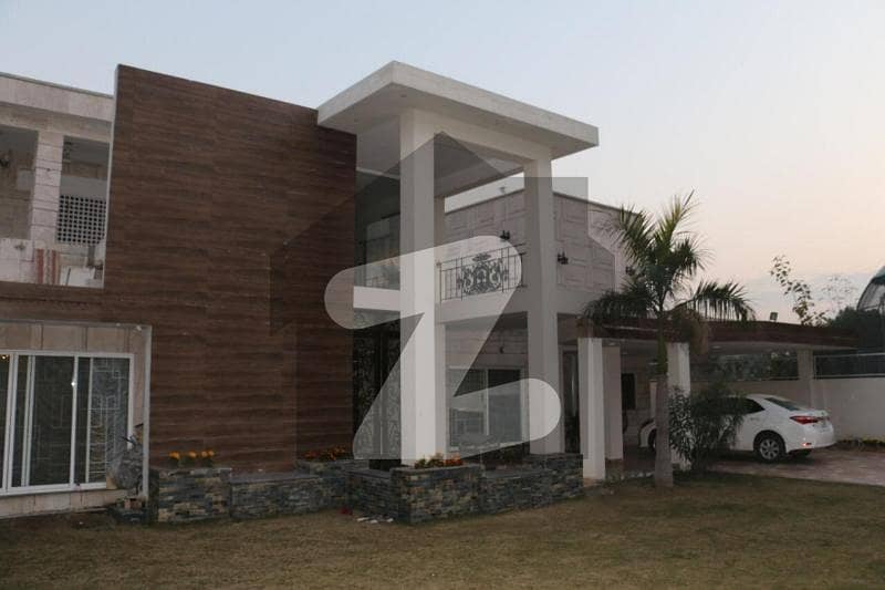 ڈی ایچ اے فیز 3 ڈیفنس (ڈی ایچ اے),لاہور میں 5 کمروں کا 2 کنال مکان 5.0 لاکھ میں کرایہ پر دستیاب ہے۔