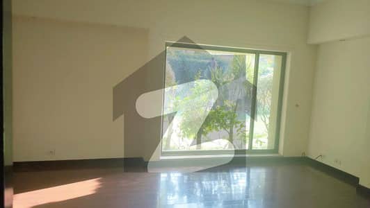 2 Kanal Pool Bungalow For Rent Y Block Phase 3 Near Park