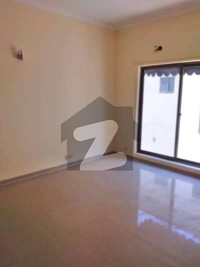 DHA Phase 8 Sector C 04 Bedroom Villa Available For Rent