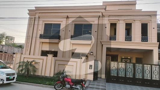 10 Marla Corner Double Storey Home Highly-Desirable House Available In Model Town Phase 1