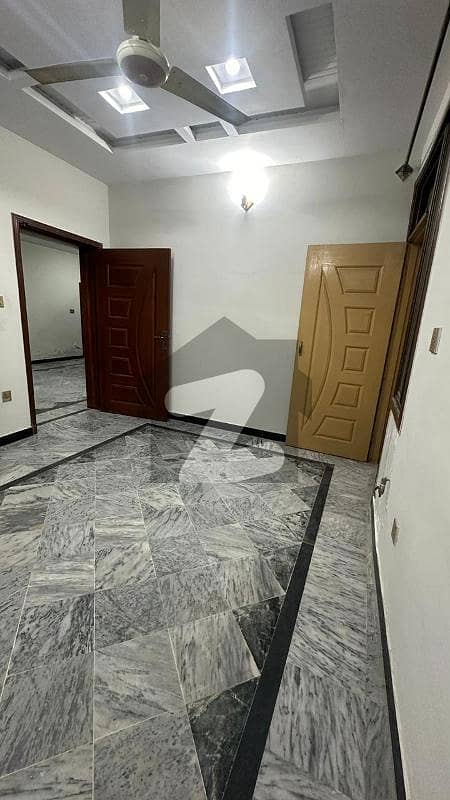 سیٹیلائیٹ ٹاؤن - بلاک اے سیٹیلائیٹ ٹاؤن,راولپنڈی میں 6 کمروں کا 5 مرلہ مکان 4.5 کروڑ میں برائے فروخت۔