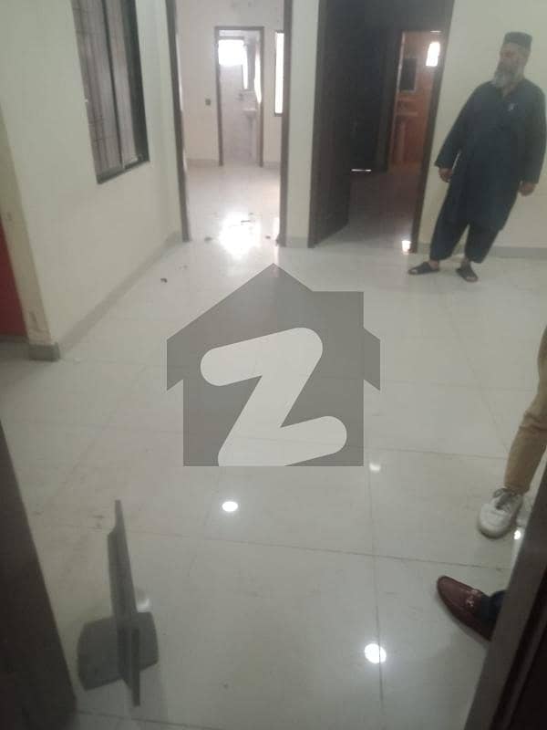ڈی ایچ اے فیز 2 ایکسٹینشن ڈی ایچ اے ڈیفینس,کراچی میں 2 کمروں کا 4 مرلہ فلیٹ 1.2 کروڑ میں برائے فروخت۔
