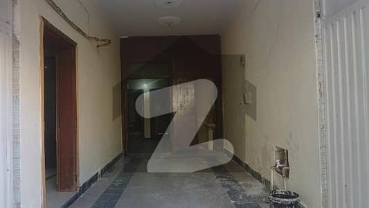 جوہر ٹاؤن فیز 1 جوہر ٹاؤن,لاہور میں 4 کمروں کا 5 مرلہ مکان 90.0 ہزار میں کرایہ پر دستیاب ہے۔