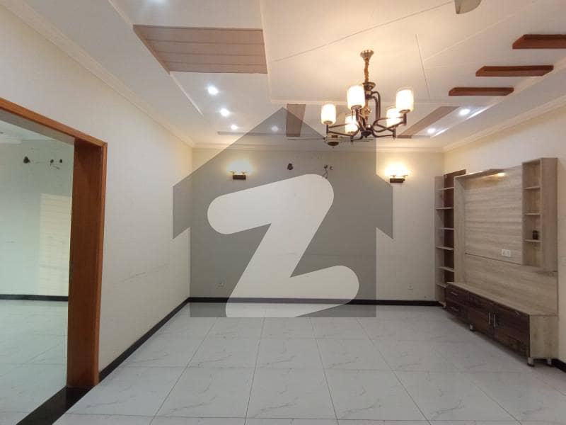 بحریہ ٹاؤن سیکٹر سی بحریہ ٹاؤن,لاہور میں 3 کمروں کا 10 مرلہ بالائی پورشن 55.0 ہزار میں کرایہ پر دستیاب ہے۔