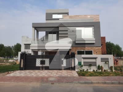 BRAND NEW 10 MARLA HOUSE AT HOT LOCATION CENTRAL DISTRICT PHASE ONE BAHRIA ORCHARD