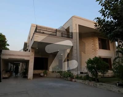 On Excellent Location House Sized 2000 Square Yards In Gizri