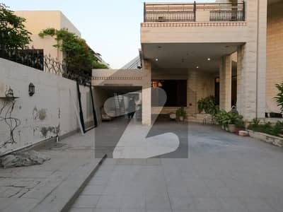 Ideal Good Location 1000 Square Yards House Available In Gizri