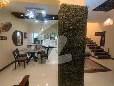 کلفٹن ۔ بلاک 5 کلفٹن,کراچی میں 4 کمروں کا 10 مرلہ مکان 8.0 کروڑ میں برائے فروخت۔