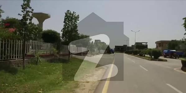 1.5 Kenal 6900 Sq Ft Plot Park Facing In D-17 Margalla View Housing Society Islamabad