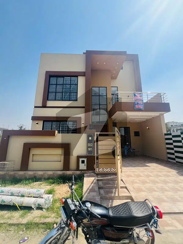 8 Marla House For Sale Sector M1 in Lake City Lahore.