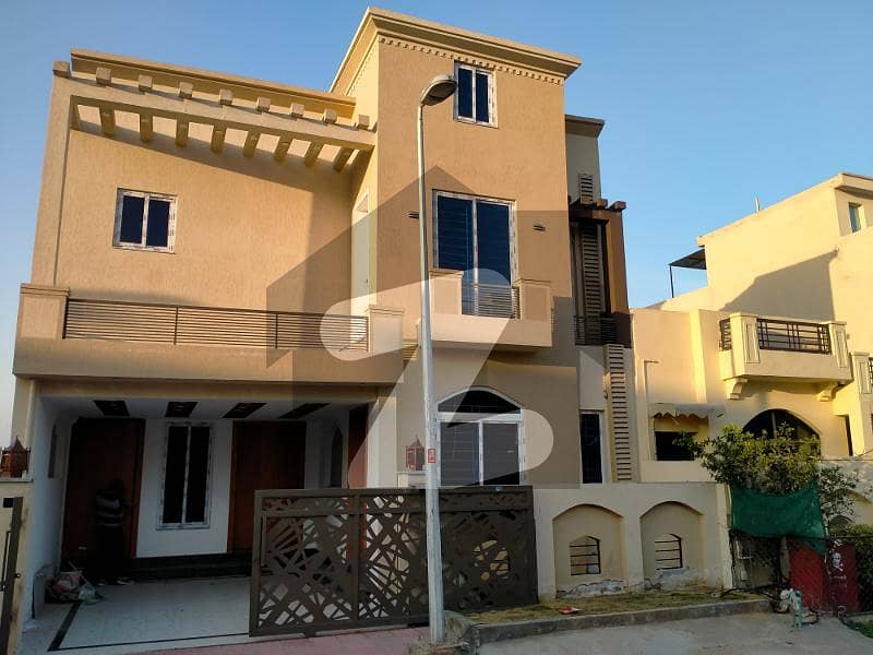 7 Marla House In Central Bahria Town Phase 8 - Ali Block For Sale