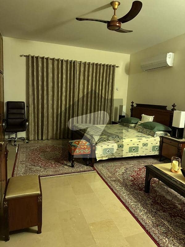 ایف ۔ 8 اسلام آباد میں 6 کمروں کا 1 کنال مکان 30.0 کروڑ میں برائے فروخت۔