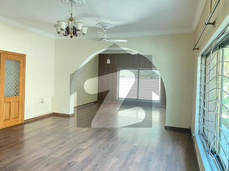 Investors Should Rent This Upper Portion Located Ideally In F-7