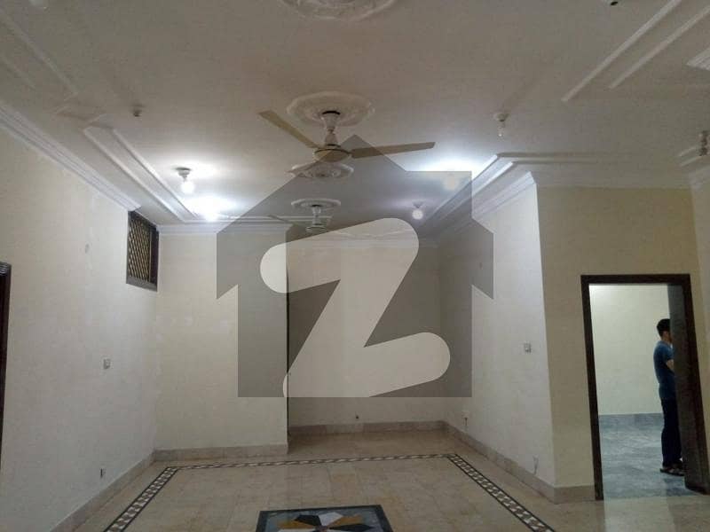 آئی ۔ 8/3 آئی ۔ 8,اسلام آباد میں 6 کمروں کا 12 مرلہ مکان 10.75 کروڑ میں برائے فروخت۔