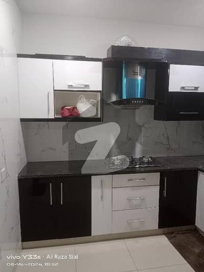 1st floor 2bed DD 3 washrooms 5 to 6 years old project very well maintained Appartment available for sale at ittehad commercial