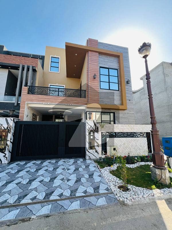 7 Marla House With Basement Amazing Location For Sale M7A