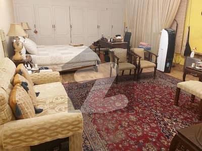 ایف ۔ 11 اسلام آباد میں 8 کمروں کا 1 کنال مکان 19.5 کروڑ میں برائے فروخت۔