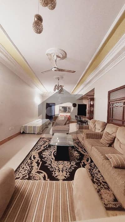 پی ای سی ایچ ایس بلاک 6 پی ای سی ایچ ایس,جمشید ٹاؤن,کراچی میں 3 کمروں کا 12 مرلہ بالائی پورشن 3.5 کروڑ میں برائے فروخت۔