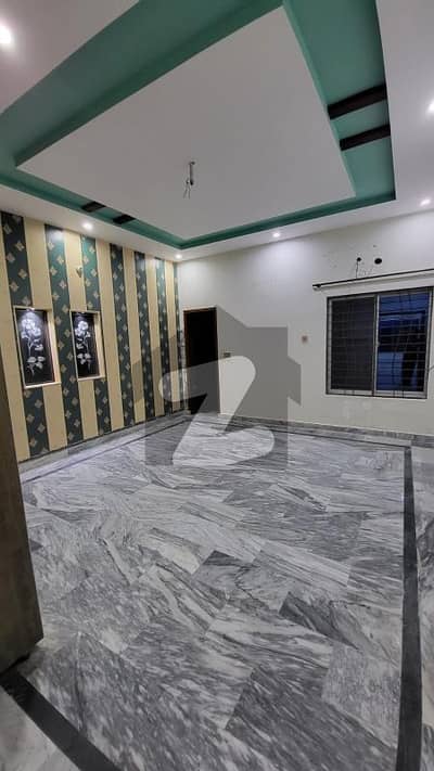 پنجاب یونیورسٹی ایمپلائیز سوسائٹی لاہور میں 8 کمروں کا 1 کنال مکان 2.1 لاکھ میں کرایہ پر دستیاب ہے۔