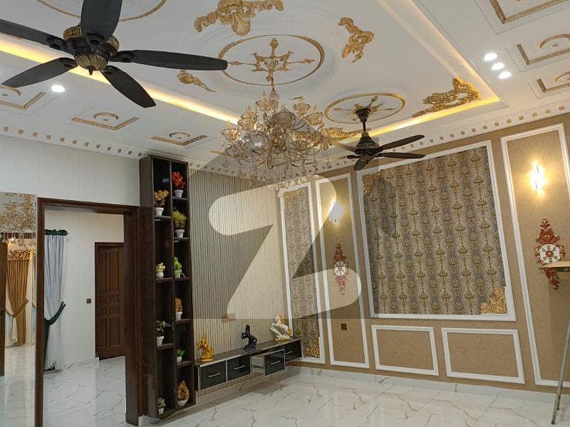 بحریہ ٹاؤن سیکٹر سی بحریہ ٹاؤن,لاہور میں 5 کمروں کا 10 مرلہ مکان 1.4 لاکھ میں کرایہ پر دستیاب ہے۔