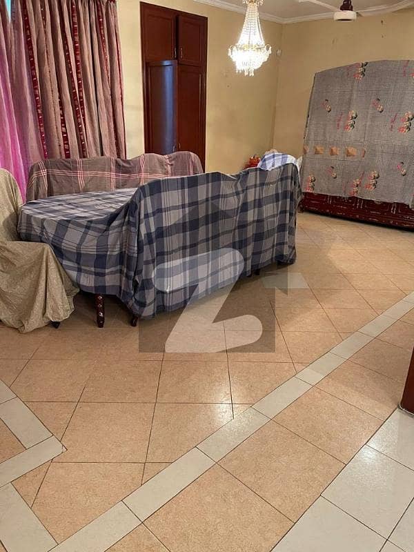 ایف ۔ 8 اسلام آباد میں 5 کمروں کا 1 کنال مکان 36.0 کروڑ میں برائے فروخت۔