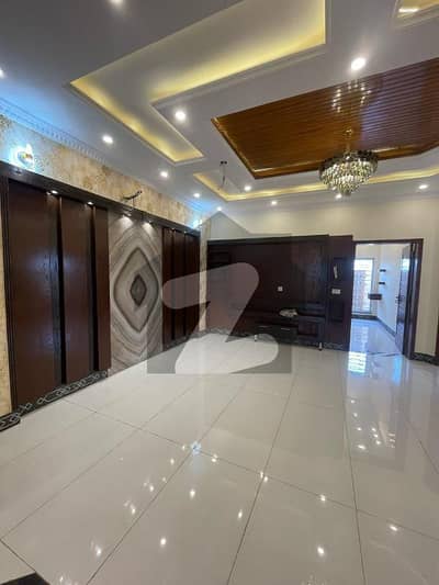 11 MARLA SUPERB LOCATION HOUSE AVAILABLE FOR SALE IN LDA AVENUE - BLOCK J