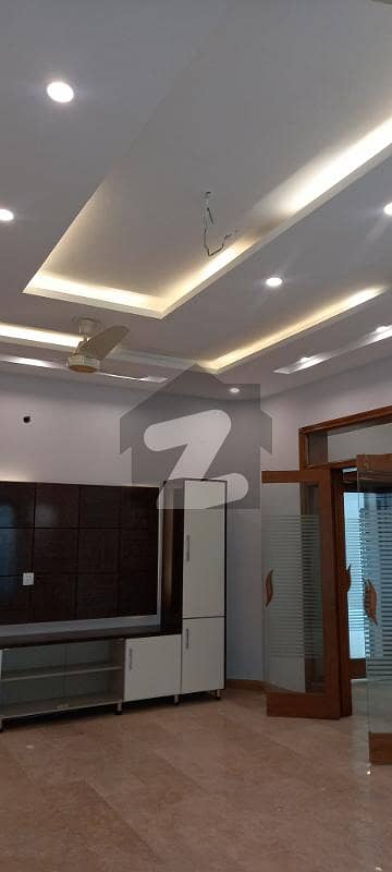 ڈی ایچ اے فیز 5 ڈیفنس (ڈی ایچ اے),لاہور میں 6 کمروں کا 1 کنال مکان 8.5 کروڑ میں برائے فروخت۔