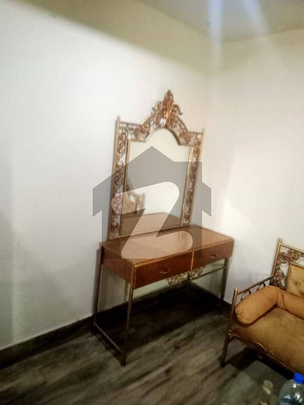Fully Furnished Studio Apartment One Bedroom Available For Rent
Attached wash room 
Location: Chungi No. 9 Near To City Hospital Multan