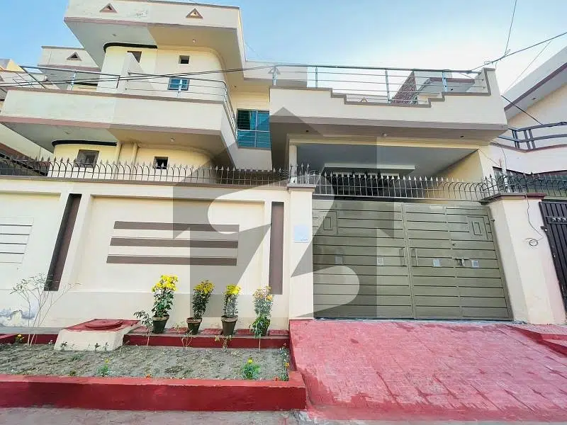In Shalimar Colony 5 Marla House For sale