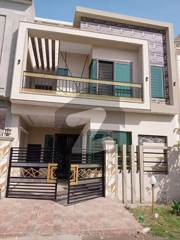 Ideally Located House Of 5 Marla Is Available For sale In Multan