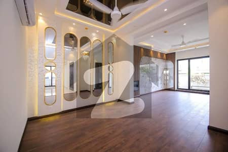 10 Marla Ultra Luxury House Available For Rent In Jasmin Block Bahria Town Lahore