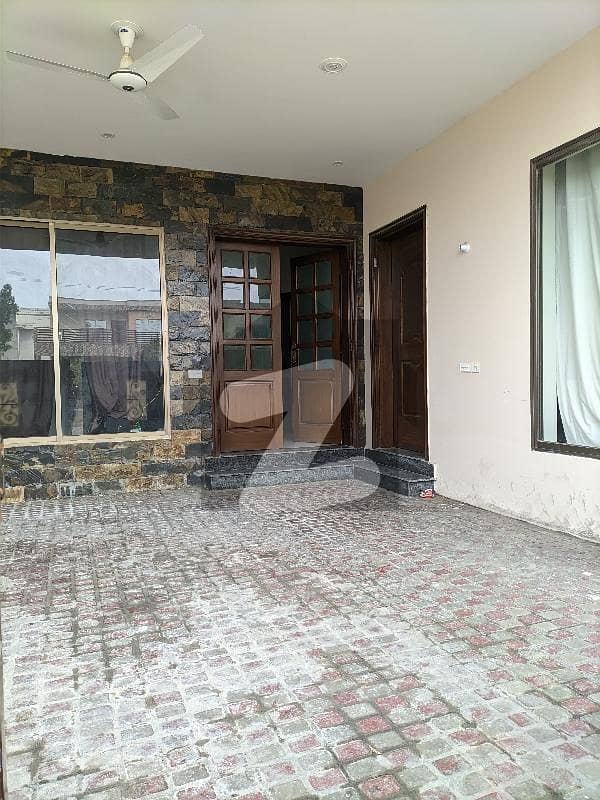 10 Marla Double Storey House For Rent In Wapda Town Phase 2
